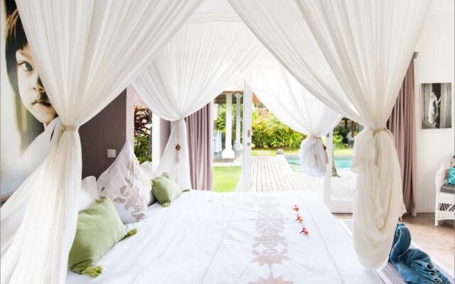 Villa Bliss a paradise of three independent Villas