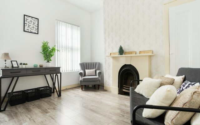 Liverpool Apartment Near City Centre