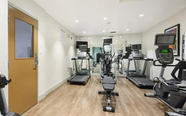 Holiday Inn Express & Suites Surrey by IHG