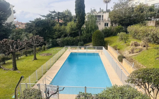 Light Modern Studio With Garden Pool- 2294