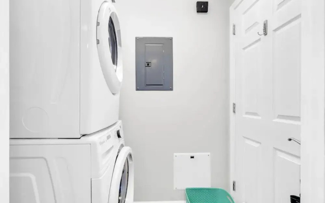 Splash 1505E by RealJoy Vacations