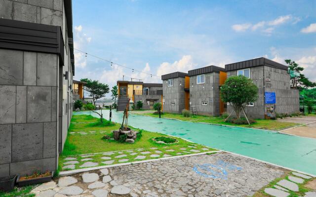 Bitoseom Byeoljubu Pension