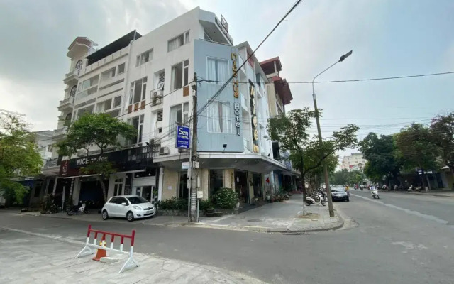 Nice Hue Hotel