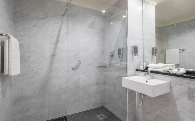 Eyre Square Hotel