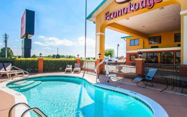 Motel 6 Prattville, AL