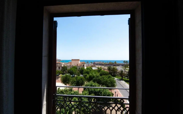 Port Plaza Apartments