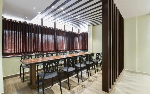 Hotel 7th Heaven by OYO Rooms