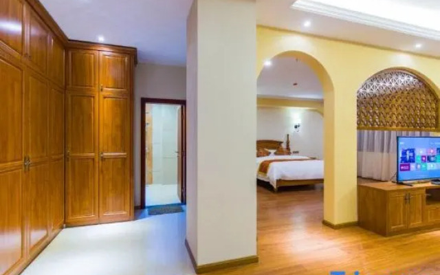 Xishuangbanna Jinghong Weihong Grand Hotel (Airport)