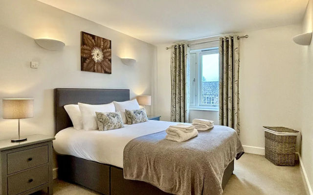 Your Space Apartments - The Hamilton's