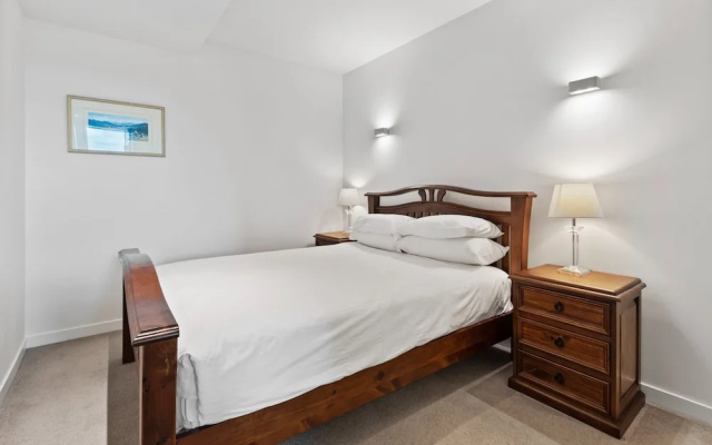 Beautiful 1-bed Unit in The Heart of Melbourne – Guest Rooms – Melbourne