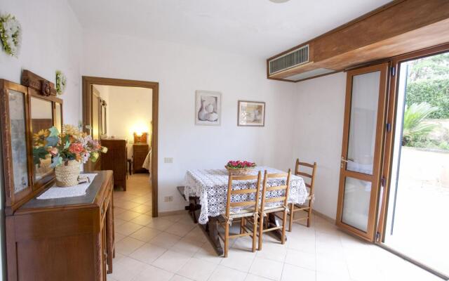 The Casina sleeps 4 surrounded by greenery-LA CASINA A SCHIOPPARELLO