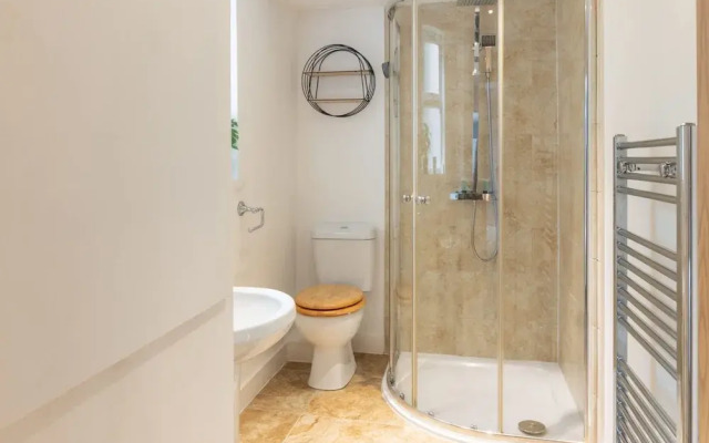 Host Stay Burton Road
