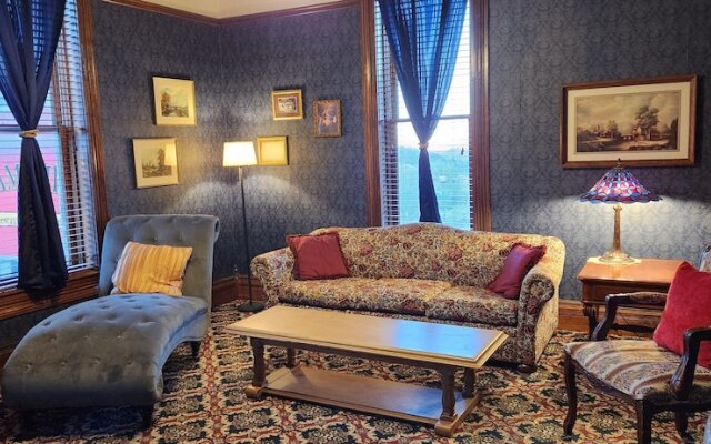 Stampmill Inn Victorian Suites