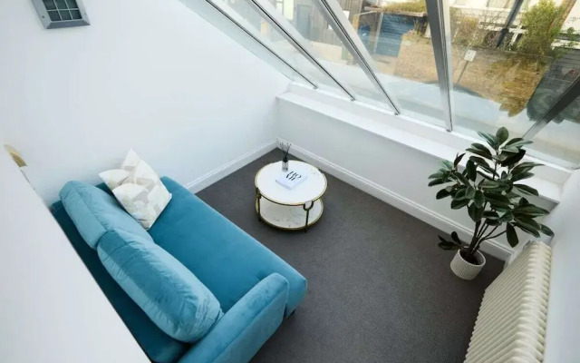 The Hampstead Getaway - Charming 5bdr Home With Conservatory