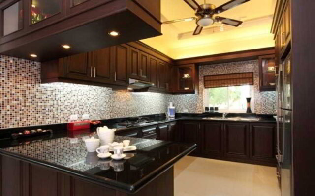 The Chase and Foxlea Executive Villas