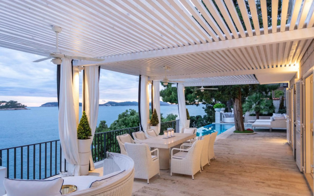 Villa Mey's Place On The Beach