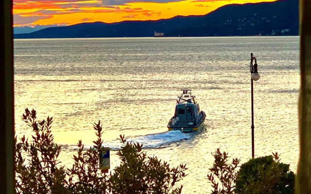 Five Flowers - Guest House