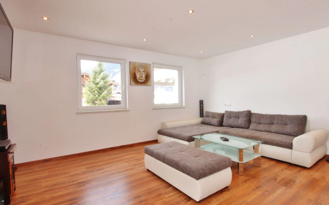 Spacious Villa With Garden in Hinterthiersee