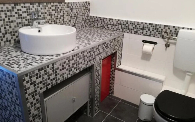 Xena - Comfort and Spacious - A1 Grey