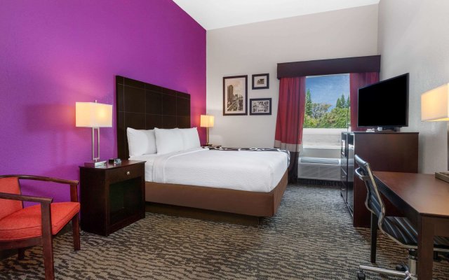 La Quinta Inn & Suites by Wyndham Tampa Bay Area-Tampa South