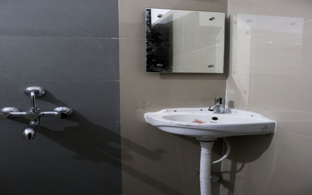 Capital Guest House 2 by OYO Rooms
