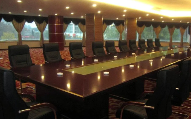 Zhongwei Grand Hotel