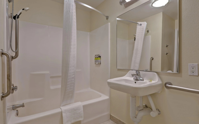 Candlewood Suites Indianapolis - South by IHG