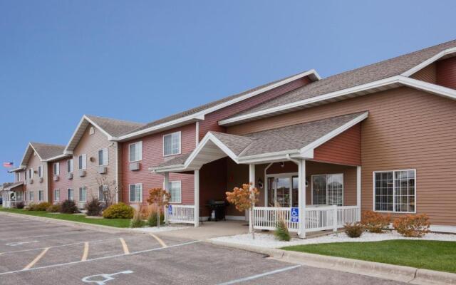 Paynesville Inn And Suites
