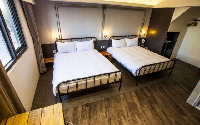 Taichung Loft Hostel - Yizhong