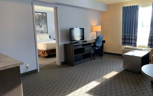 Super 8 Swan River MB