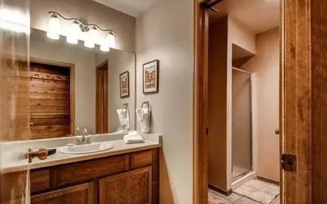Ski Hill by Pinnacle Lodging