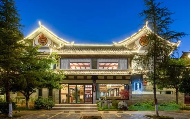 Chuxiong Fanyin Xishe (Yiren Ancient Town Scenic Area Store)