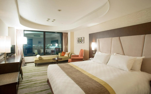 Lake Biwa Otsu Prince Hotel