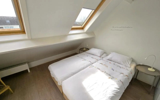 DMV98 Holiday home near beach and forest