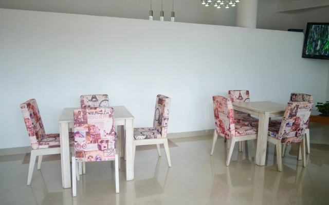 Llanogrande Airport by Bernalo Hotels