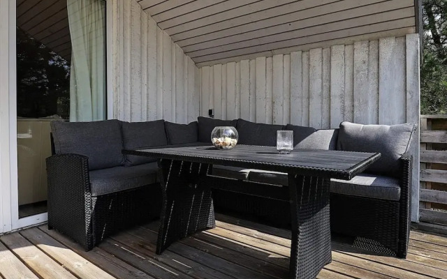 Vibrant Holiday Home in BlÃ¥vand near Sea