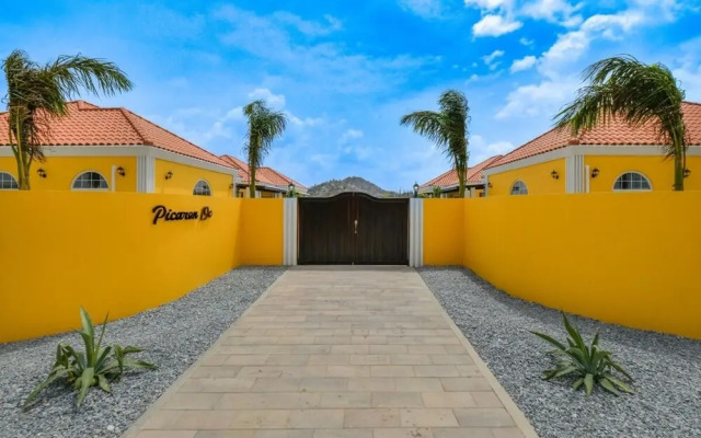 Picaron Villas