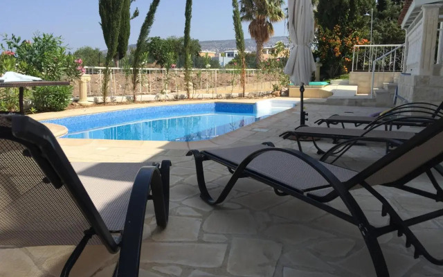 Villa Neyla Four bedroom Beach front Coral Bay