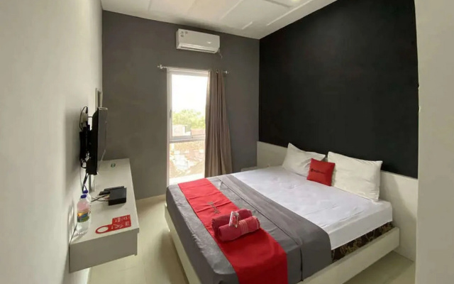 RedDoorz near RSUD Margono Purwokerto 3 – Guest Rooms – Purwokerto