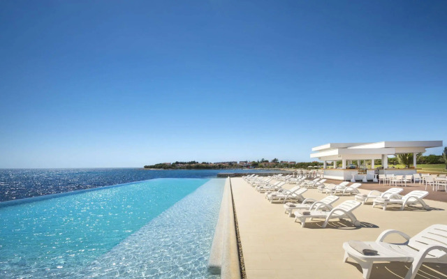 Holiday Homes Sirena Classic