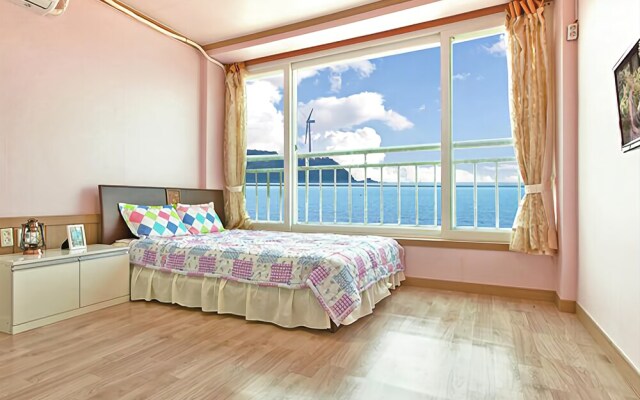 Yeongheung-do Hae Beach Pension