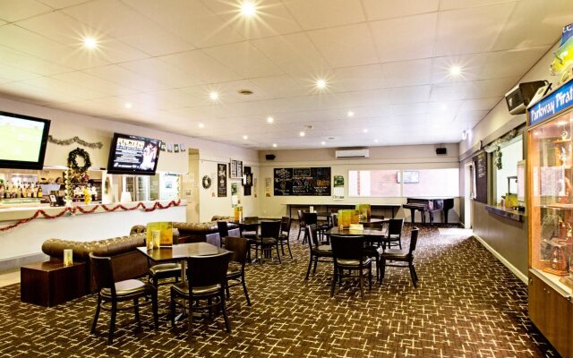 Parkway Hotel