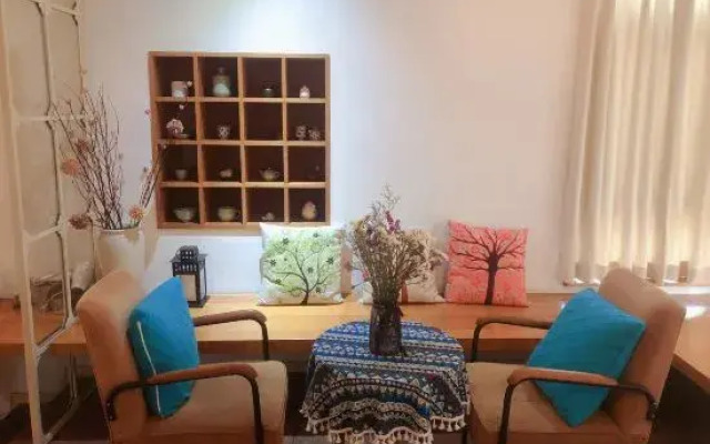 Pure Tea and China Hostel