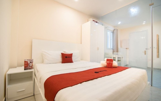 RedDoorz Plus near Tan Dinh Market 2 – Guest Rooms – Ho Chi Minh City