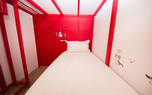 SleepBox Hotel - Ximen