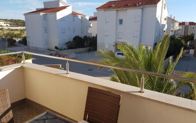 Apartment Novalja 4+2