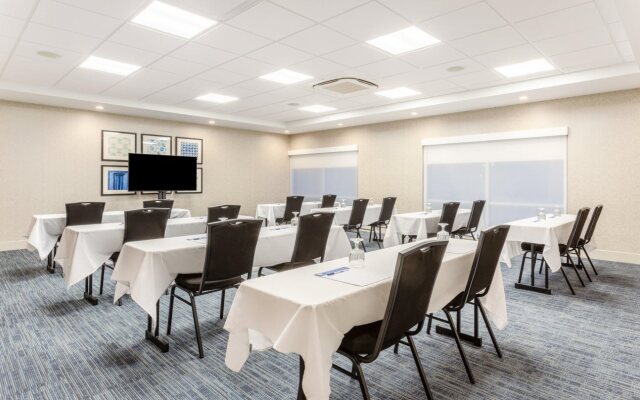 Holiday Inn Express & Suites Springfield North by IHG