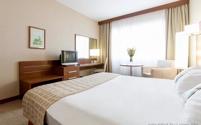 HolidayHall Samara Hotel