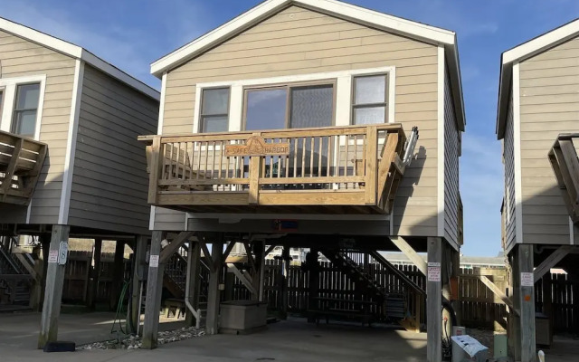 7 Safe Harbor Studio Bedroom Condo by RedAwning