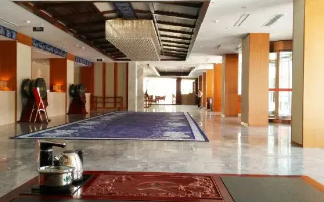 Fufeng Holiday Hotel